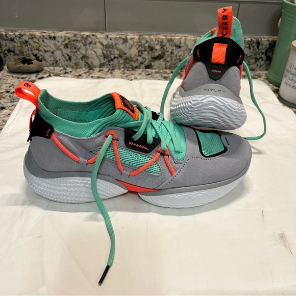 Under Armour Curry Flow Cozy Grey Green Basketball Shoes - Picture 2 of 7